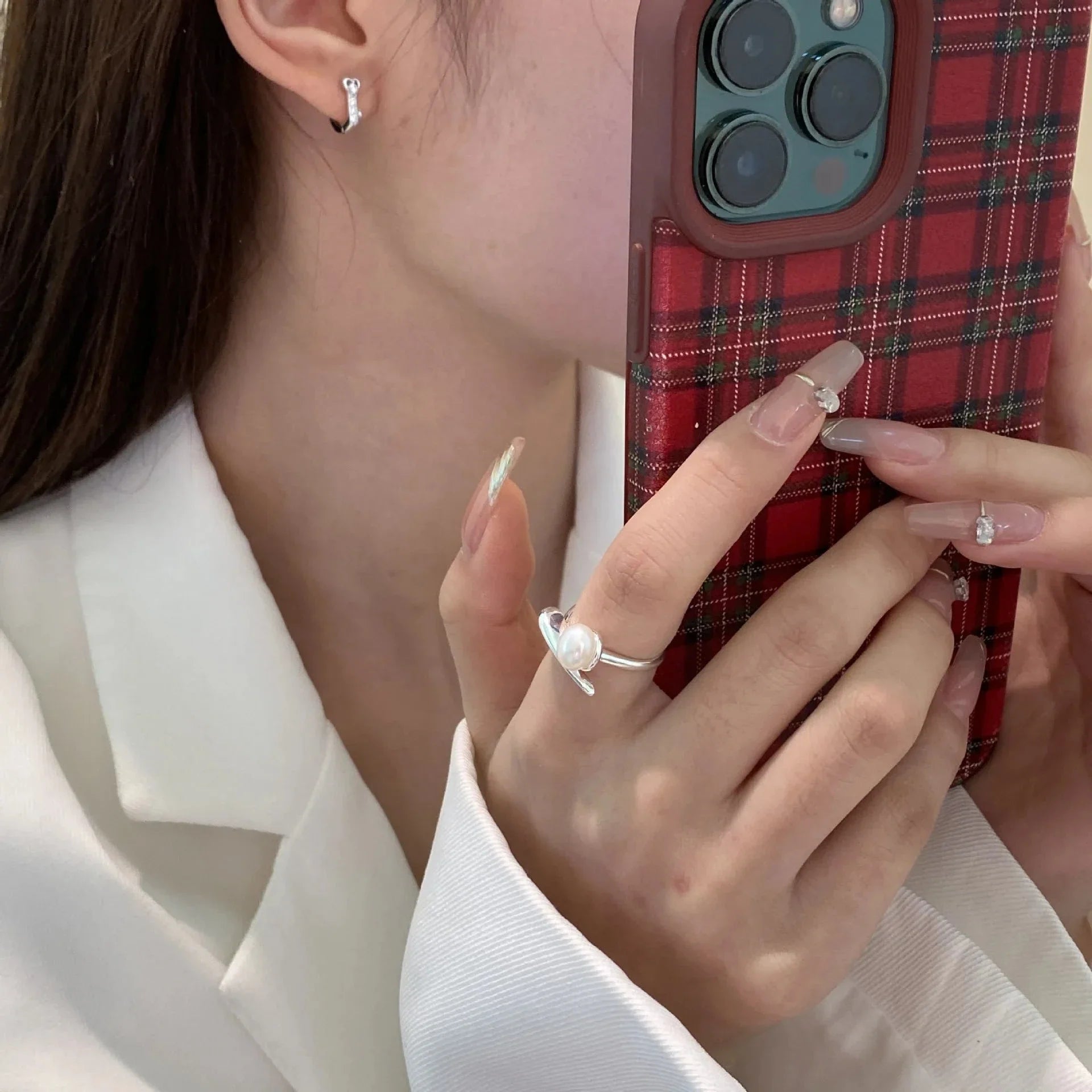 Uroczy pierścionek z perłą dla kobiet