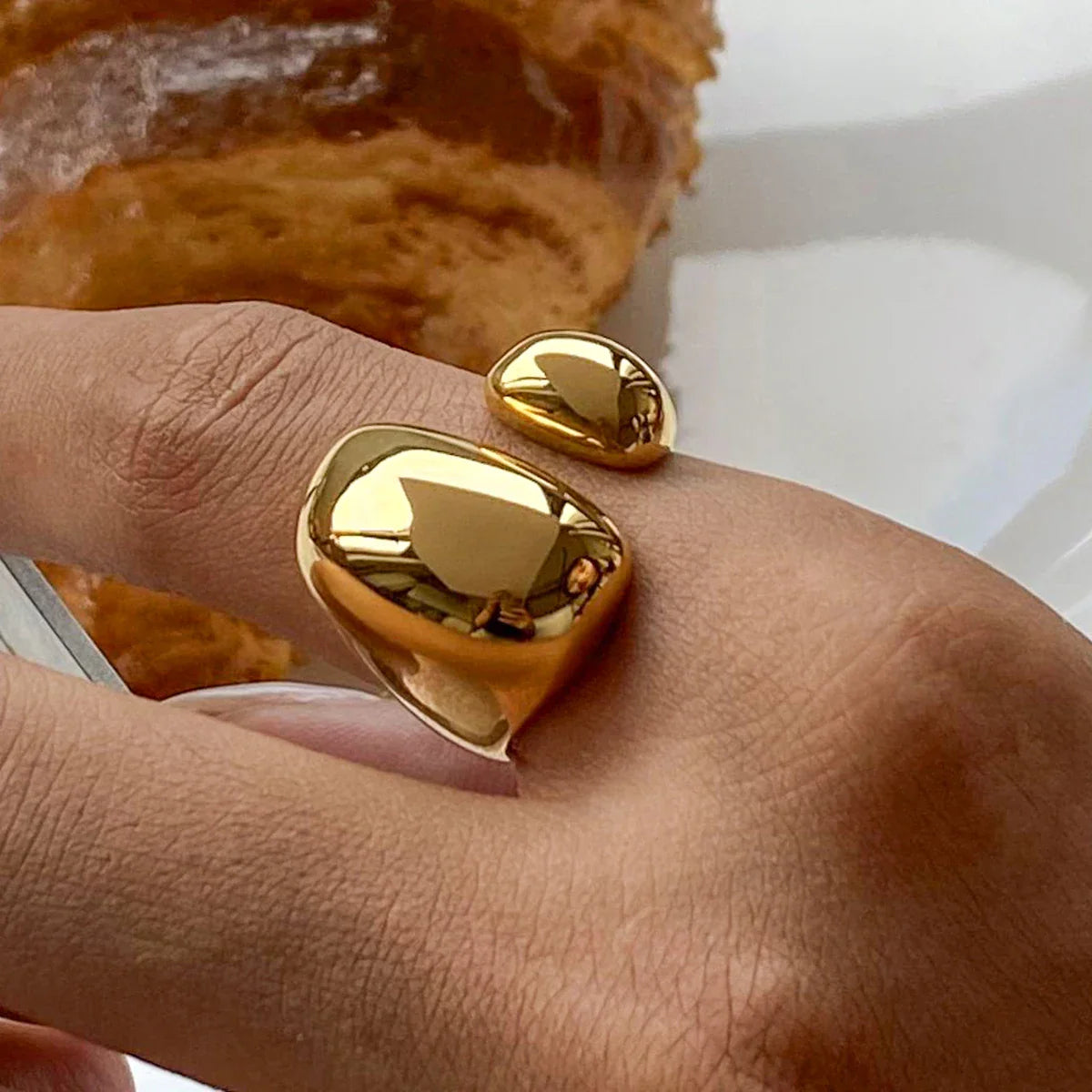 Pierścionek z podwójną kroplą wody