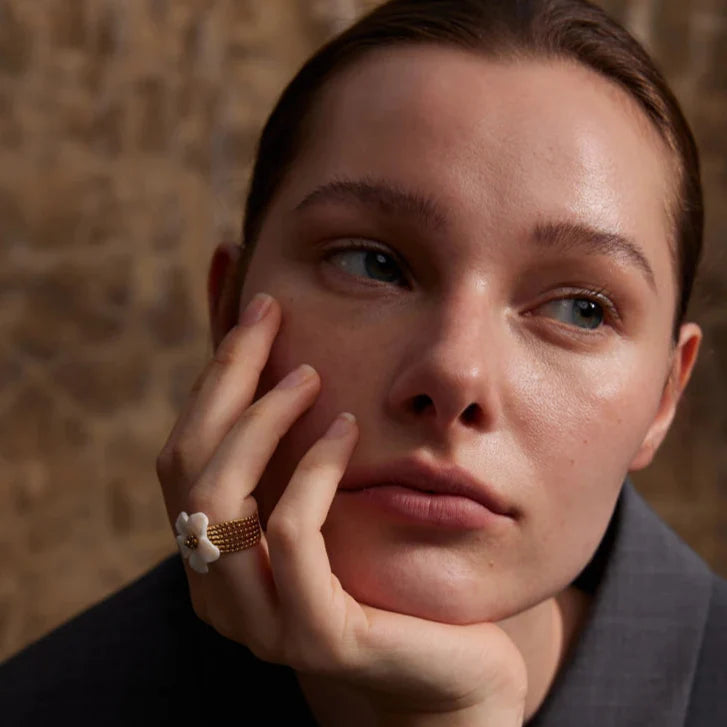 Pierścionek Obrączka Biały Kwiat