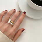 Pierścionek obrączka dla kobiet z białą perłą srebro