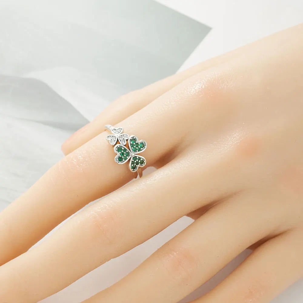 Bague avec Coeurs en Zircon Vert Trèfle à 3 Feuilles