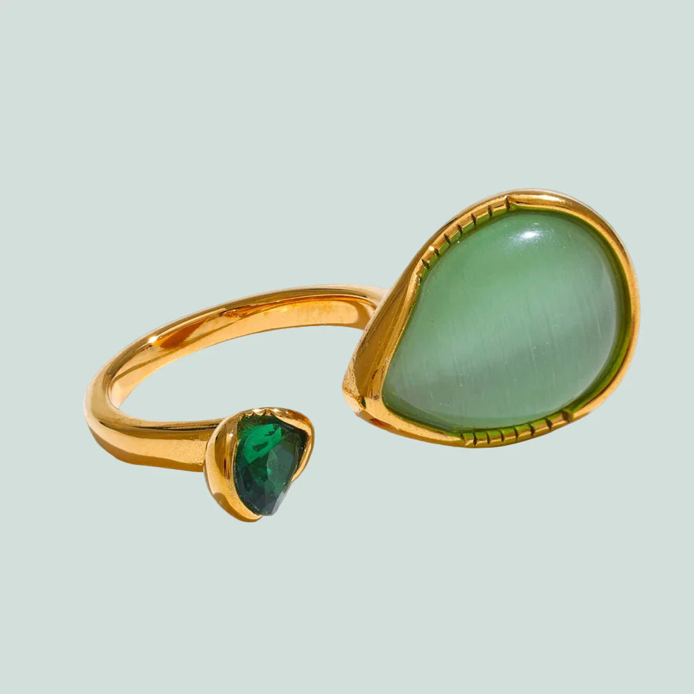 Bague avec Goutte d'Eau en Pierre Naturelle et Zircon