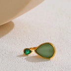 Pierścionek z naturalnym kamieniem w kształcie kropli wody i cyrkonią