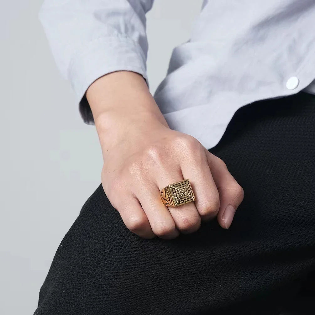 Bague avec Pyramide Egyptienne or