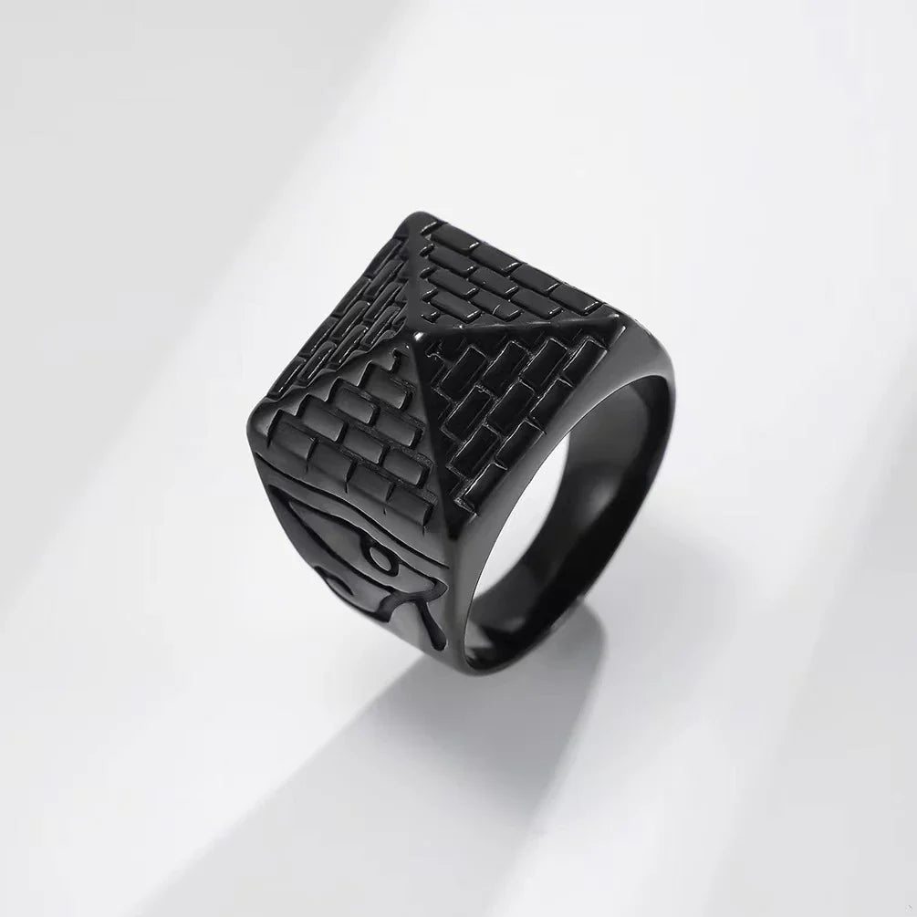 Bague avec Pyramide Egyptienne noir