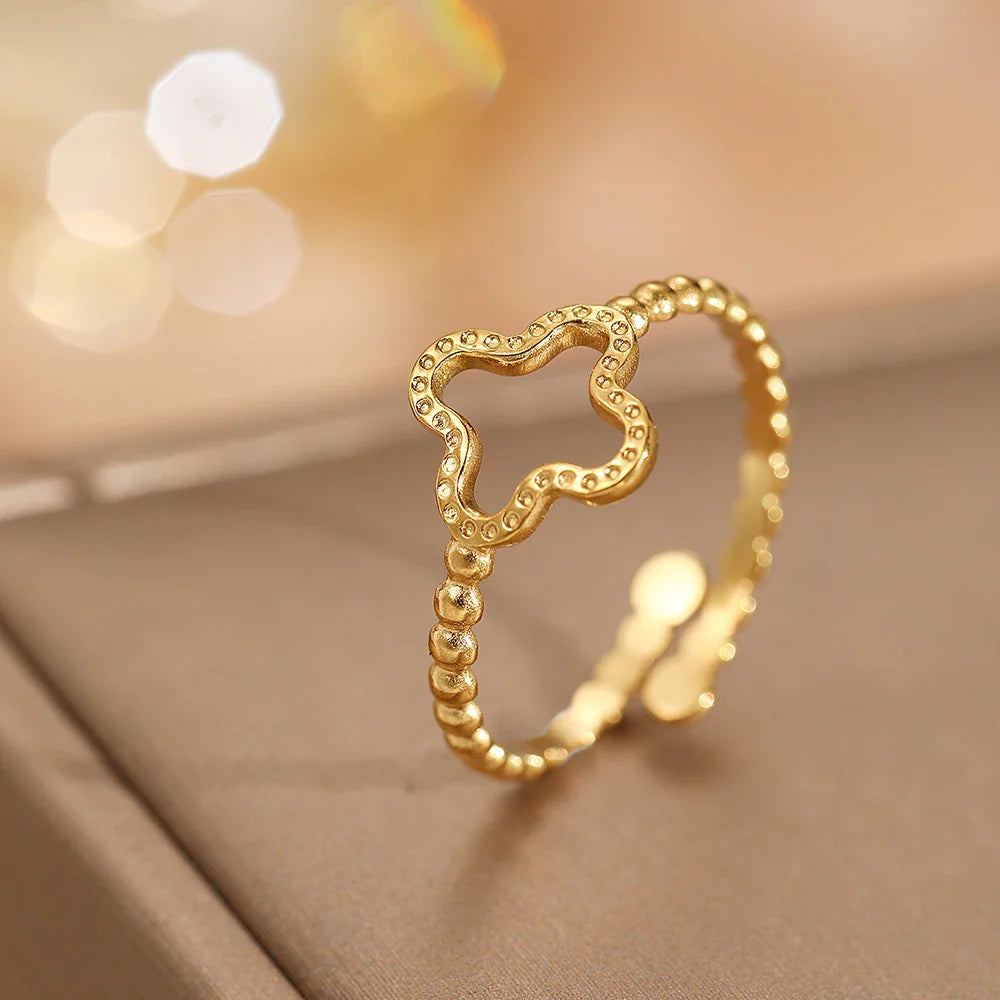 Pierścionek z czterolistną koniczyną dla kobiet złoty