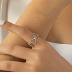 Pierścionek z koniczynkami czterolistnymi na szczęście srebrny