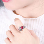 Pierścionek z czaszką srebrny damski