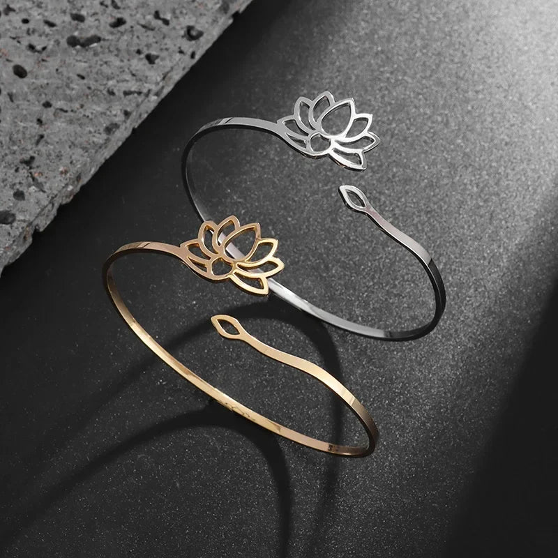 Delikatny pierścionek z kwiatem lotosu dla kobiet 