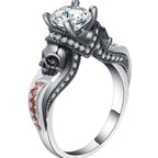 Delikatny pierścionek z czaszką 