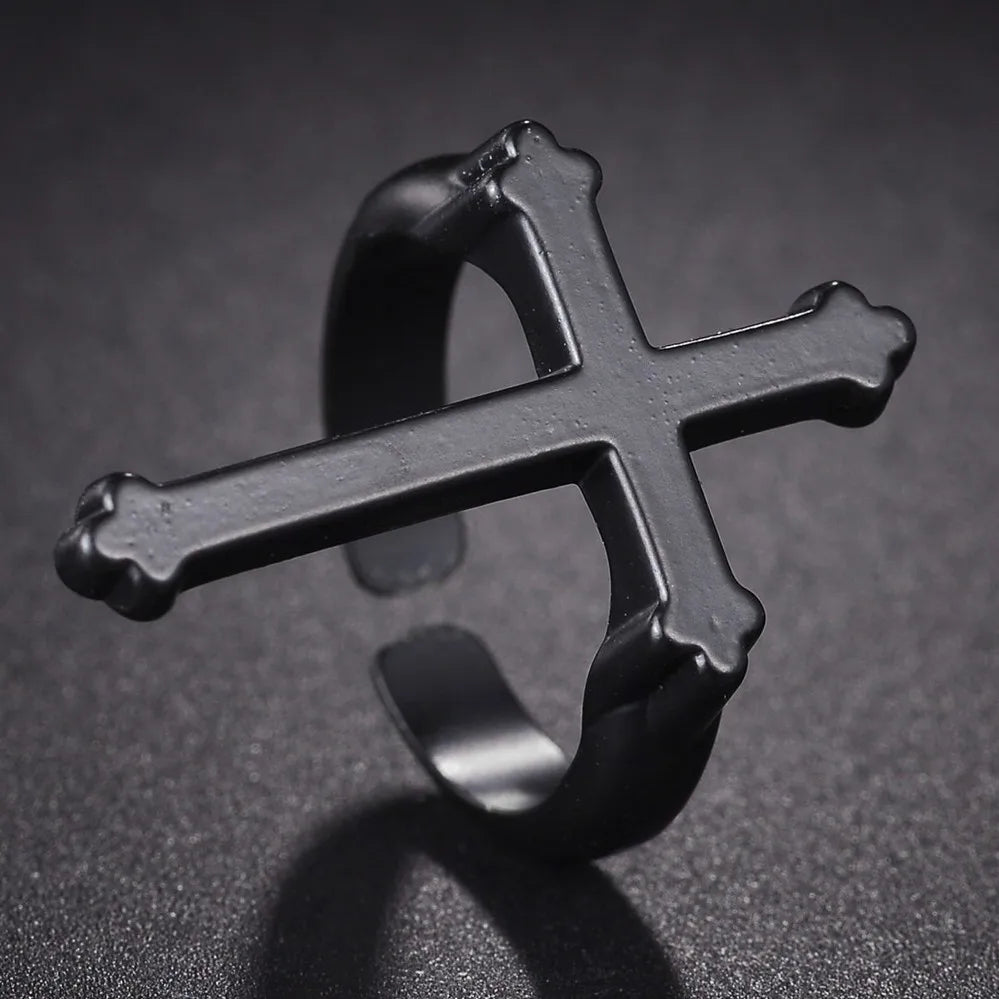 Pierścionek męski sygnet z czarnym krzyżem chrześcijańskim