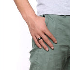 Pierścionek z motywem egipskiego krzyża czarny i złoty