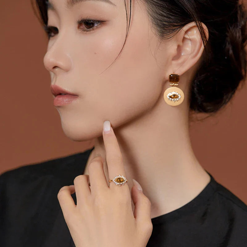 Pierścionek ze złota z oczkiem tygrysim dla kobiet