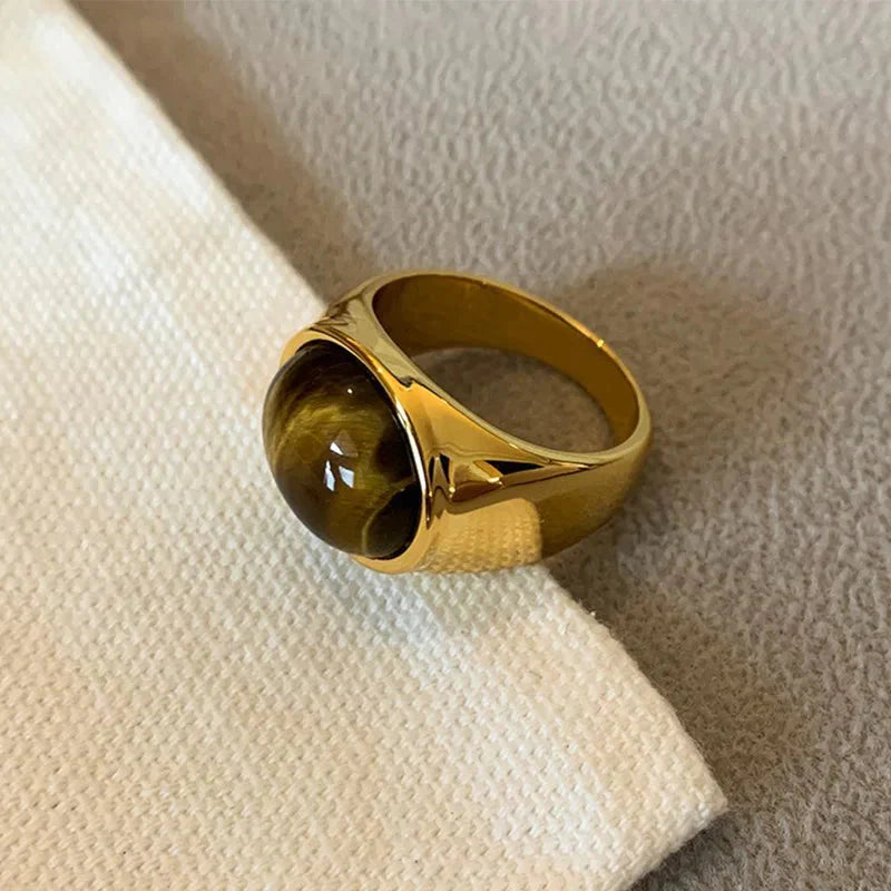 Pierścionek z kamieniem oko tygrysa złoto styl B