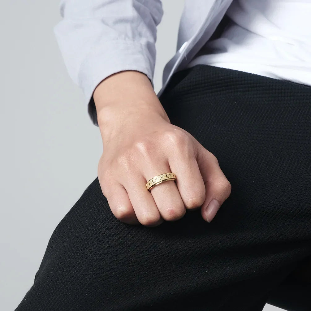 Pierścień obrotowy z półksiężycami dla mężczyzn złoto