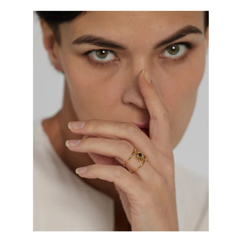 Pierścień Słońce z Czarnym Kamieniem