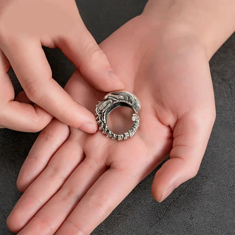 Pierścień z czaszką czaszki