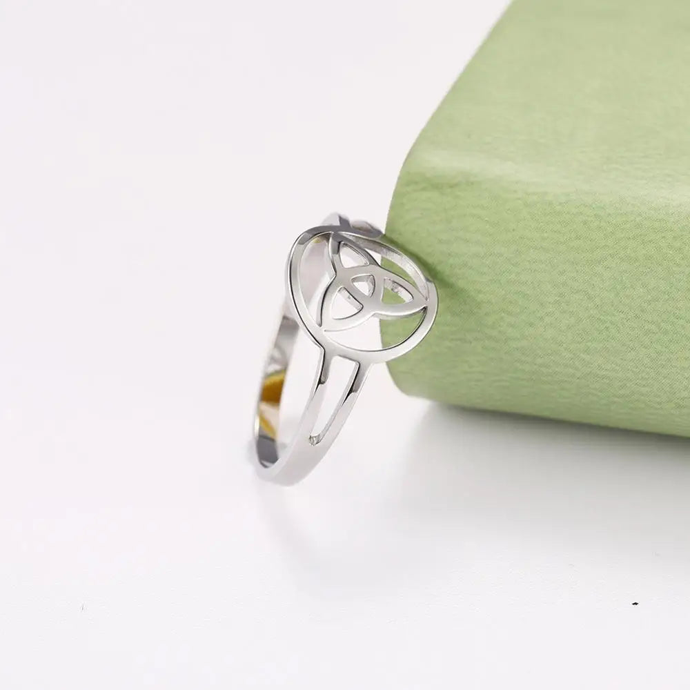 Pierścionek Triquetra Węzeł Trójcy Irlandzki srebrny