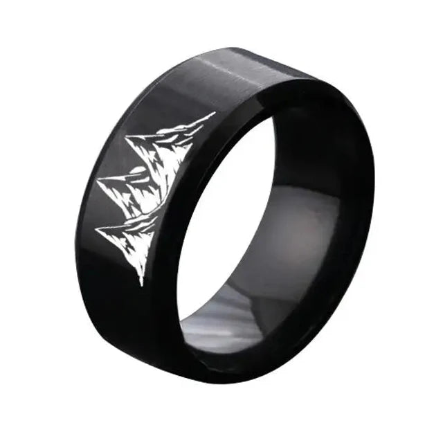 Kolorowe pierścionki z czarnymi górami