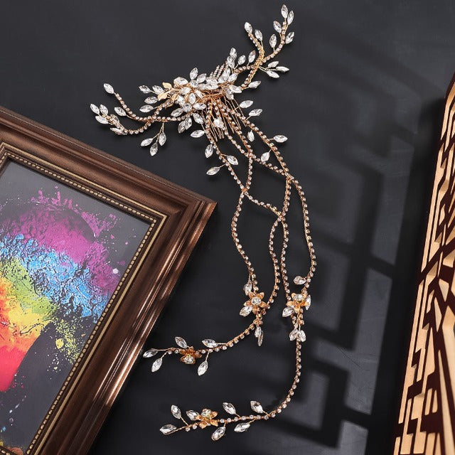 Spinka do włosów na ślub z kwiatami i diamentami w kolorze złotym