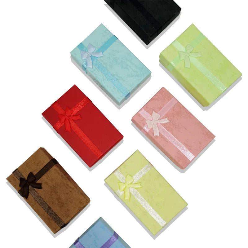 Krabička na 3 až 4 šperky