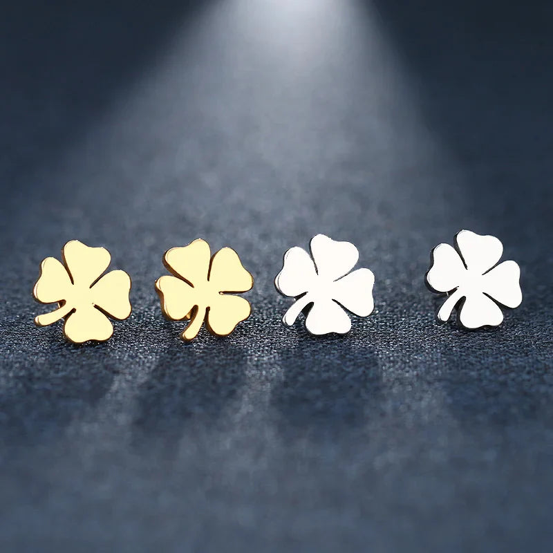 Kolczyki wkręty z koniczyną czterolistną przynoszącą szczęście złote