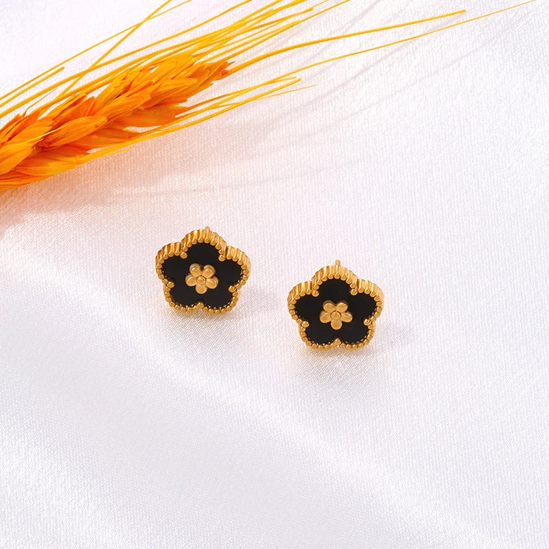 Náušnice pecky se čtyřlístkem s 5 lístky černé