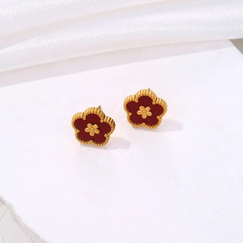 Náušnice pecky se čtyřlístkem s 5 lístky červené