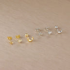 Kolczyki sztyfty z motywem księżyca w kształcie sierpa i gwiazd w kolorze srebrnym