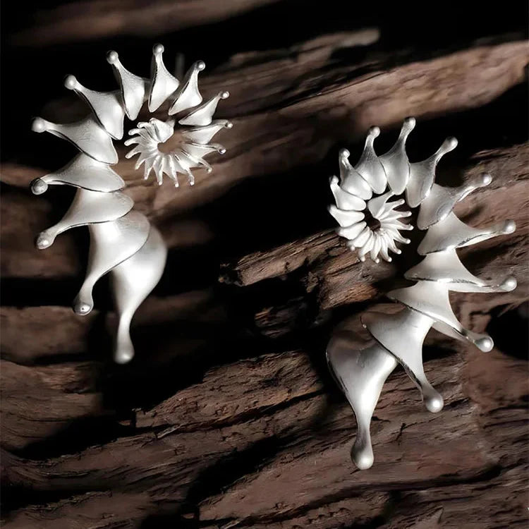 Kolczyki wkrętki z motywem muszli