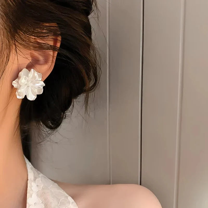 Boucles d'Oreilles Clou Fleur Blanche