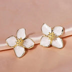 Kolczyki wkrętki kwiat hibiskusa perłowe białe płatki