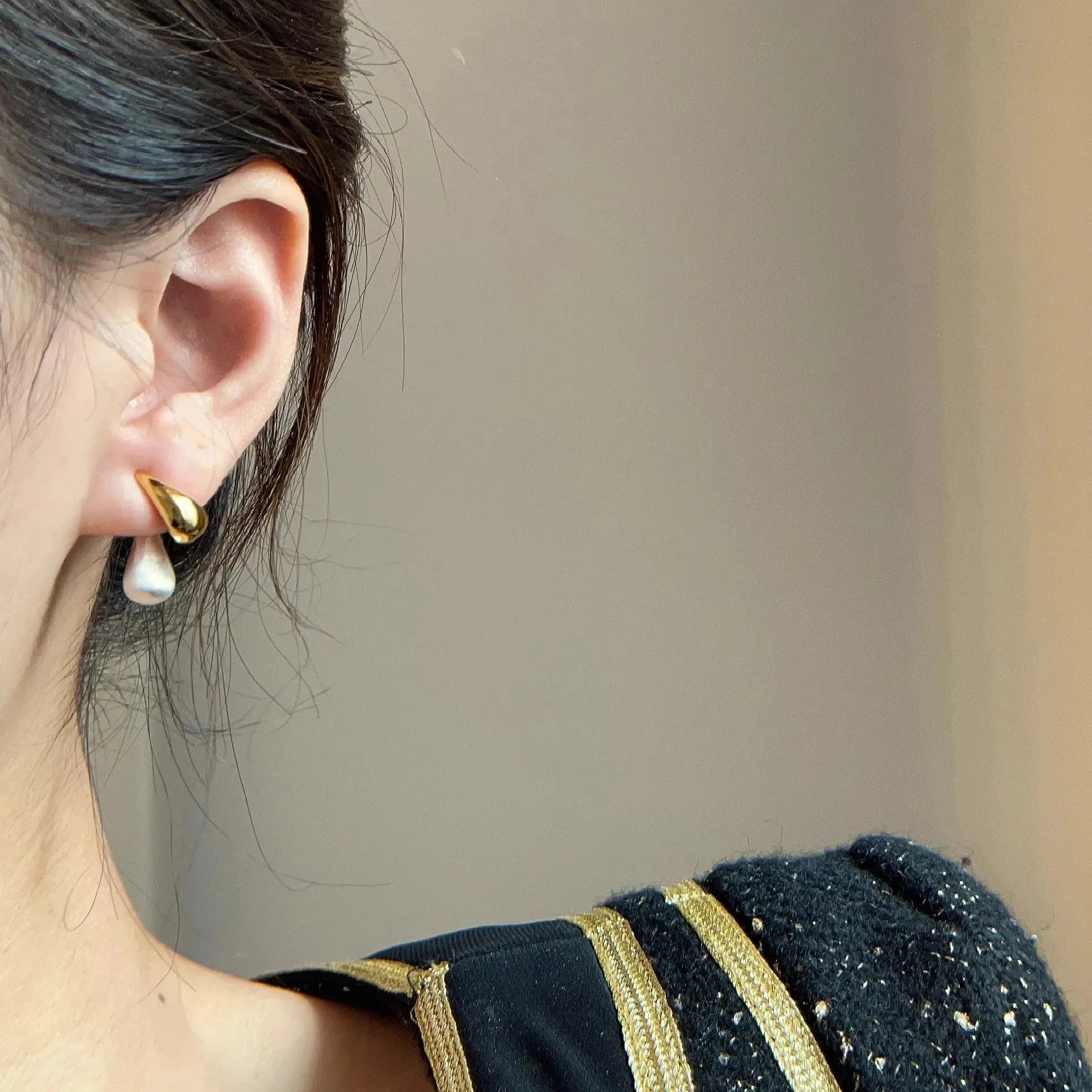 Kolczyki wkrętki w kształcie kropli wody