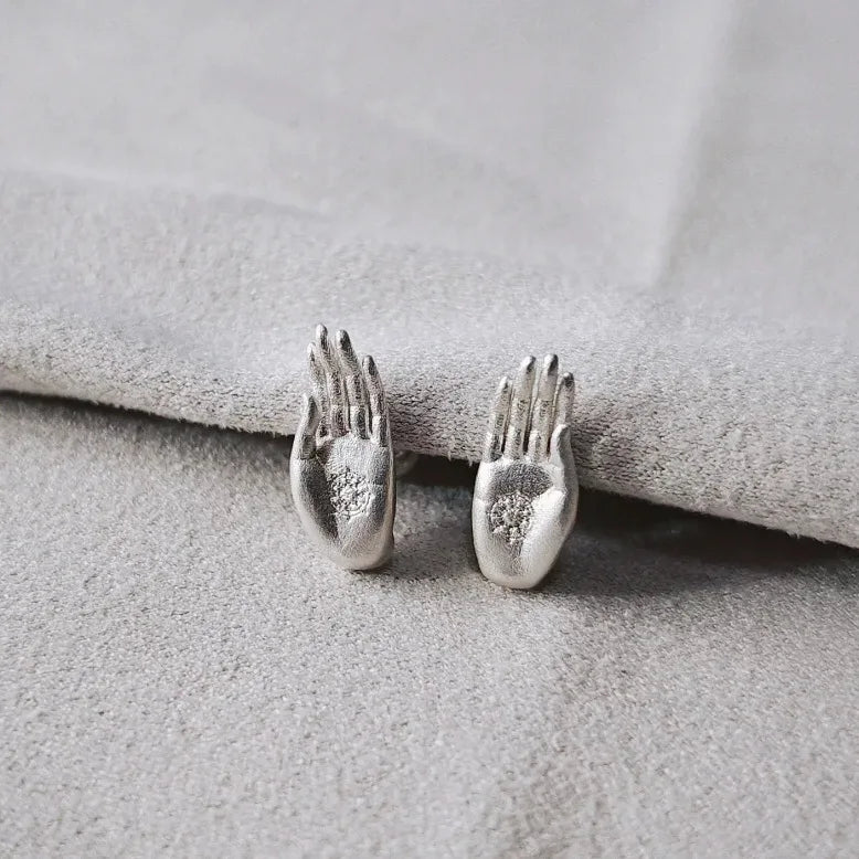Kolczyki Sztyfty Ręka Buddy srebrne