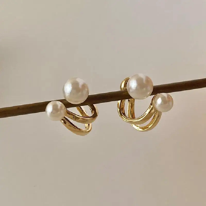 Boucles d'Oreilles Clou Rétro avec Perles