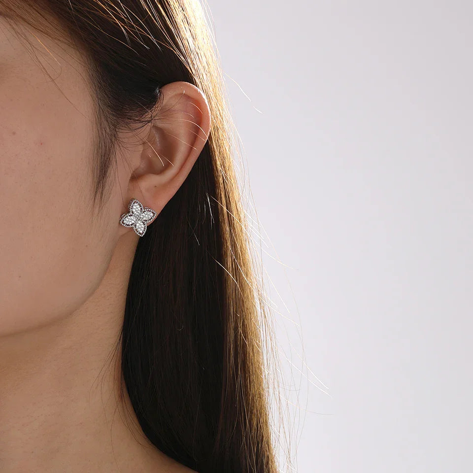 Øredobber med firkløver i sølv med zirkonia