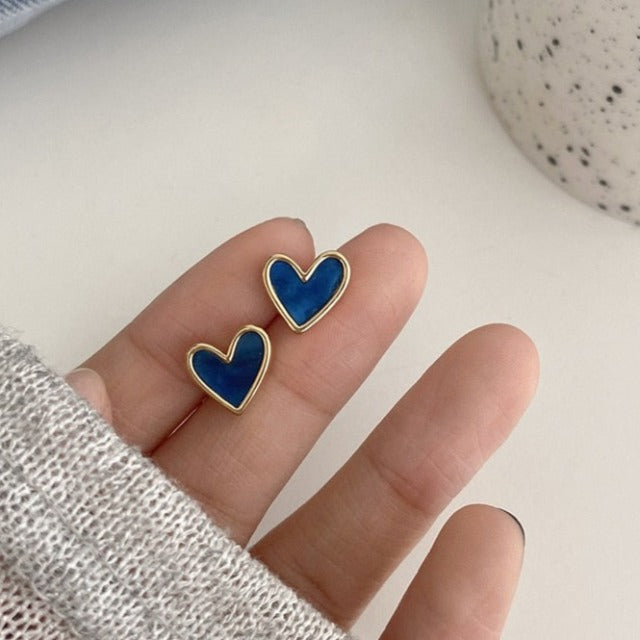 Kolczyki w kształcie serca niebieskie i różowe