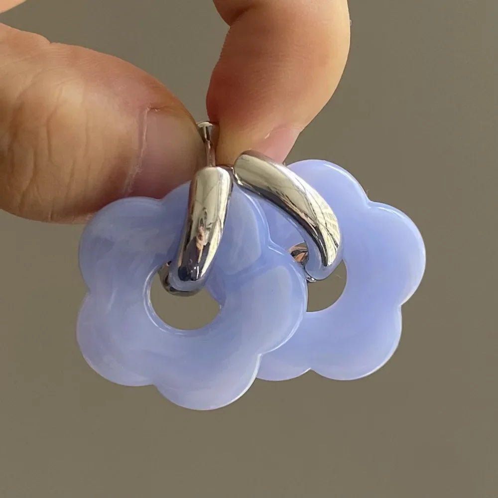 Kolczyki koła z kwiatem z żywicy