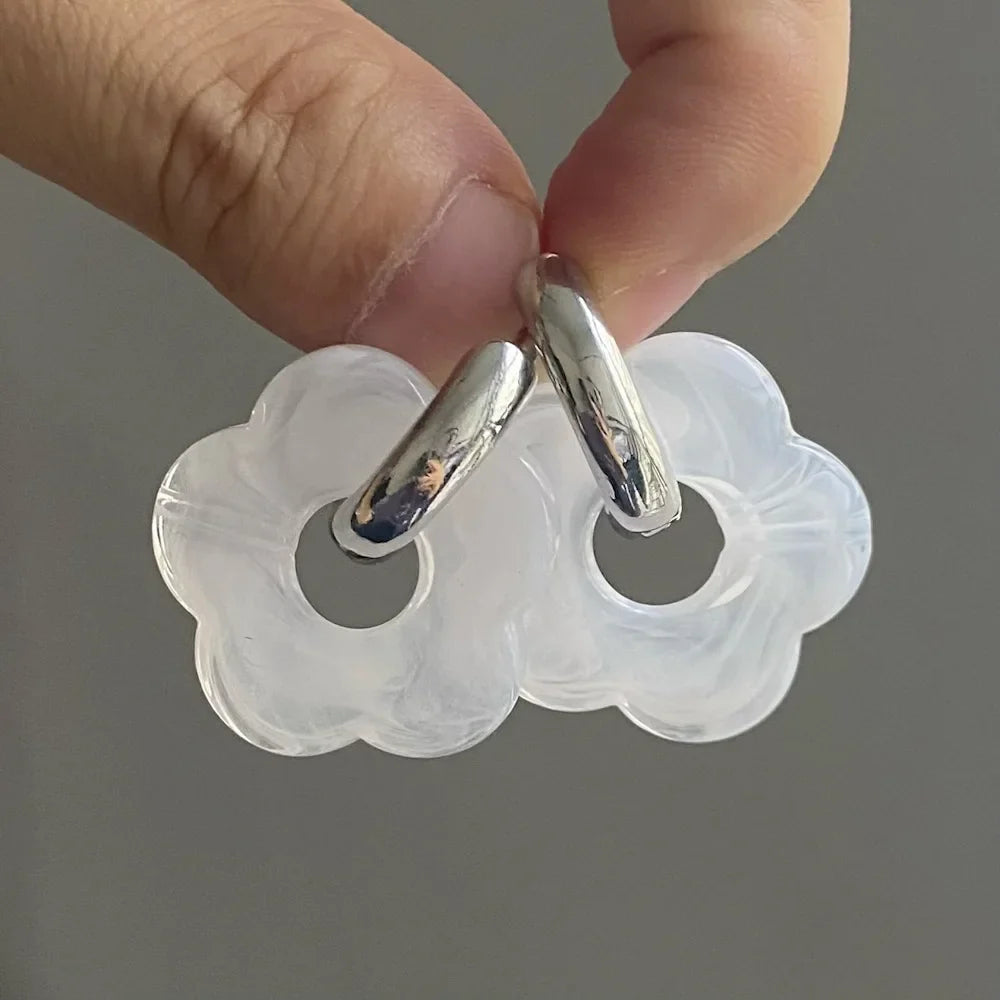 Kolczyki koła z kwiatem z żywicy