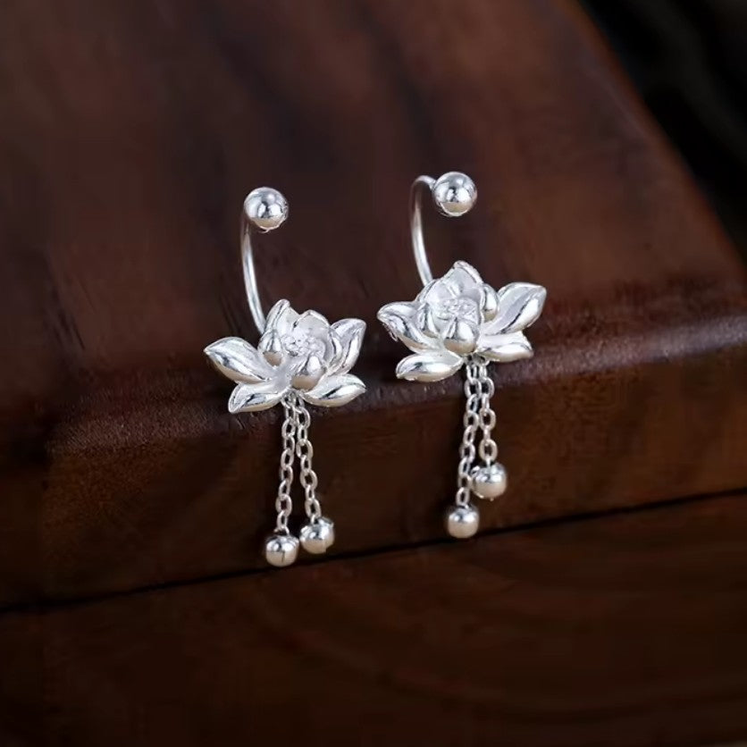 Kolczyki damskie wiszące Kwiat Lotosu w kolorze srebrnym 