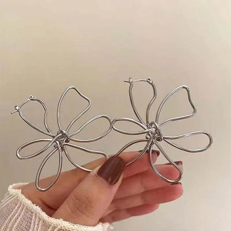 Kolczyki w kształcie kwiatów, sztyfty vintage asymetryczne srebrne