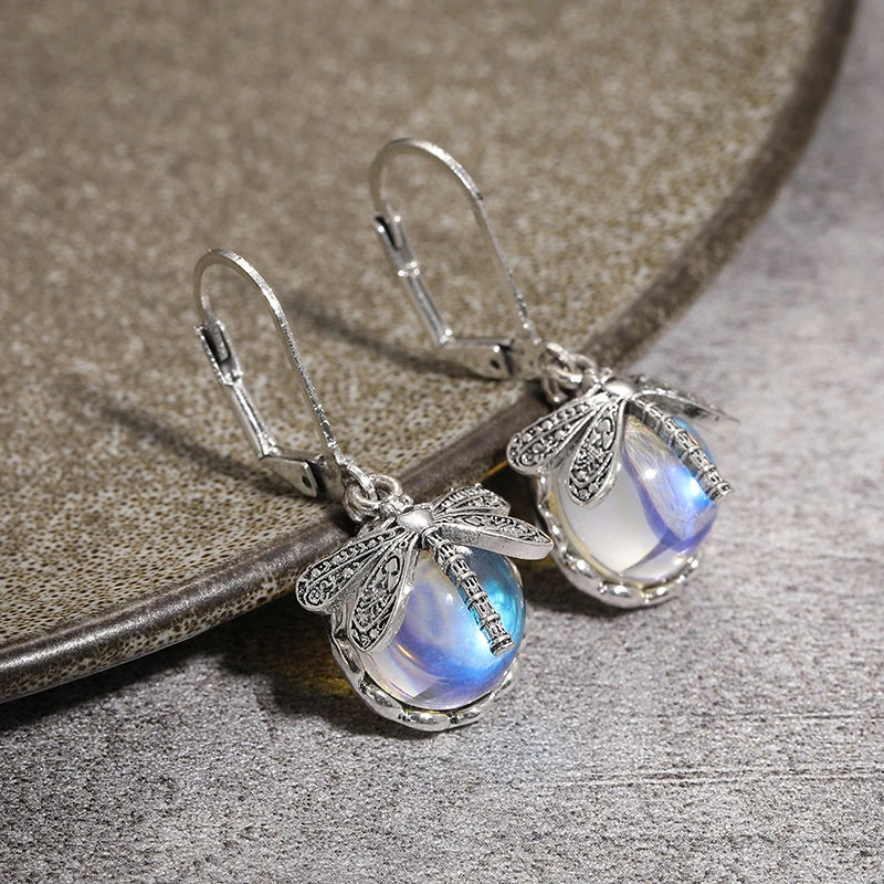 Boucles d'Oreilles Pendante Papillon et Pierre de Lune