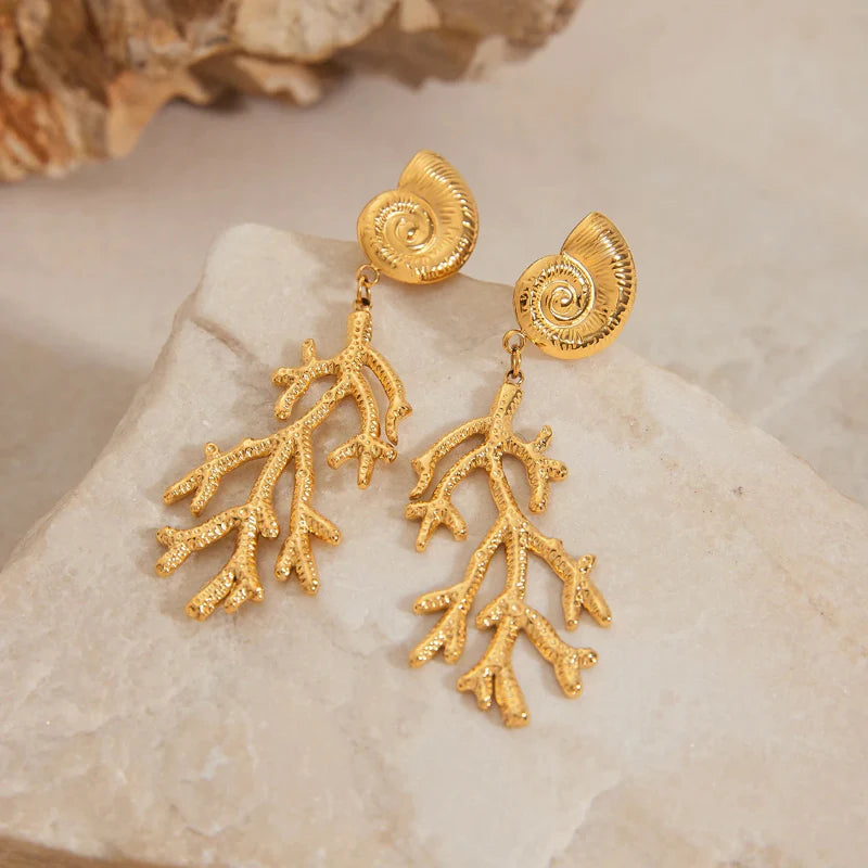 Boucles d'Oreilles Pendantes Conque et Corail