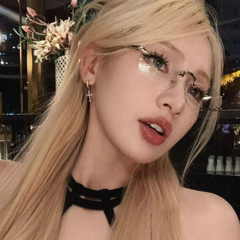 Wiszące kolczyki z krzyżem chrześcijańskim z cyrkoniami