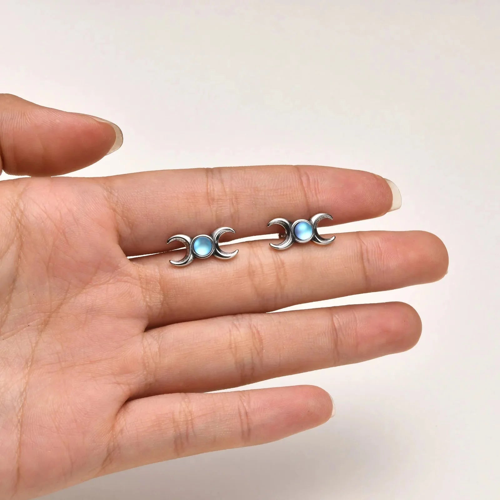 Kolczyki z potrójnym księżycem, sztyfty, czary, Wicca, kobieta