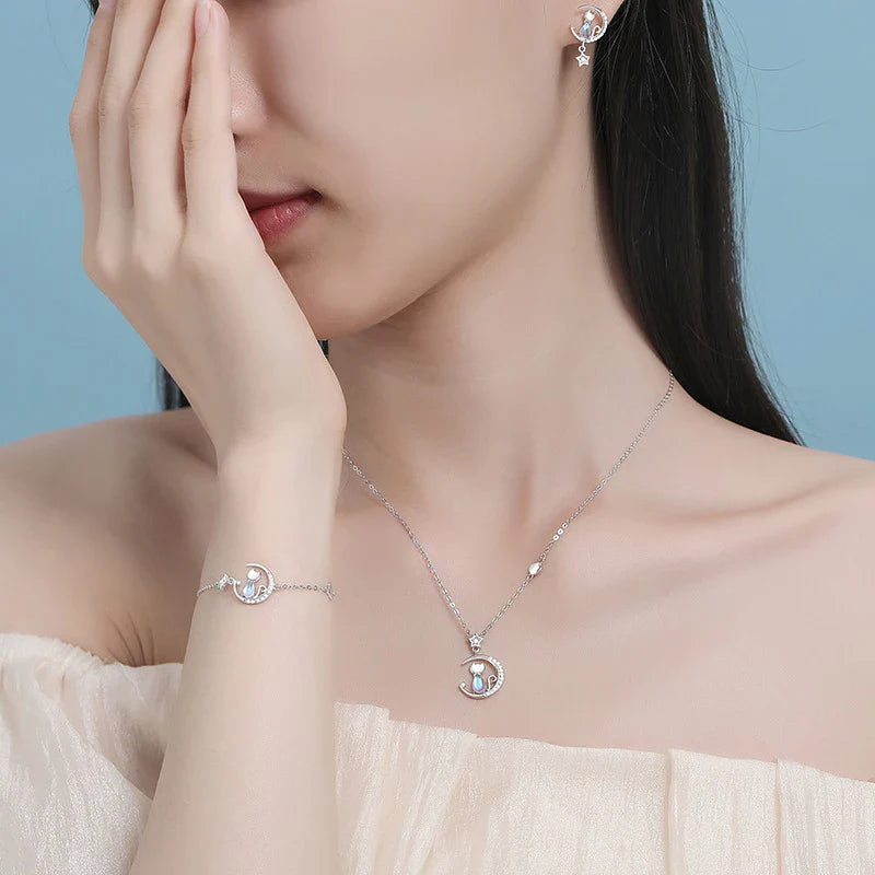 Bransoletka z kotem, kamieniem księżycowym i cyrkonią