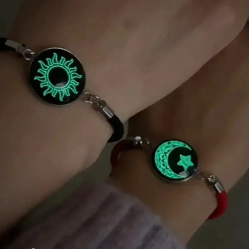 Bracelet avec Croissant de Lune et Soleil Lumineux rouge et noir