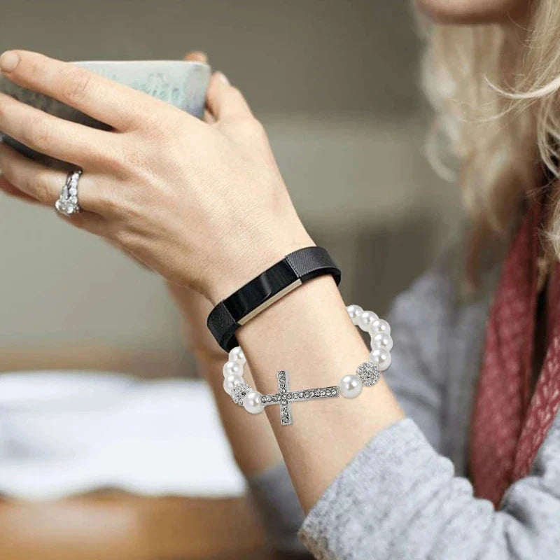 Bracelet avec Perles Blanches et Croix