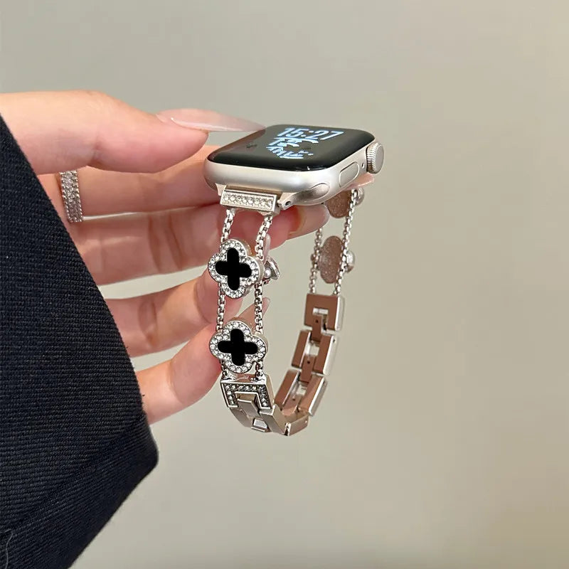 Wymienny pasek do Apple Watch – wzór koniczyny w kolorze srebrnym