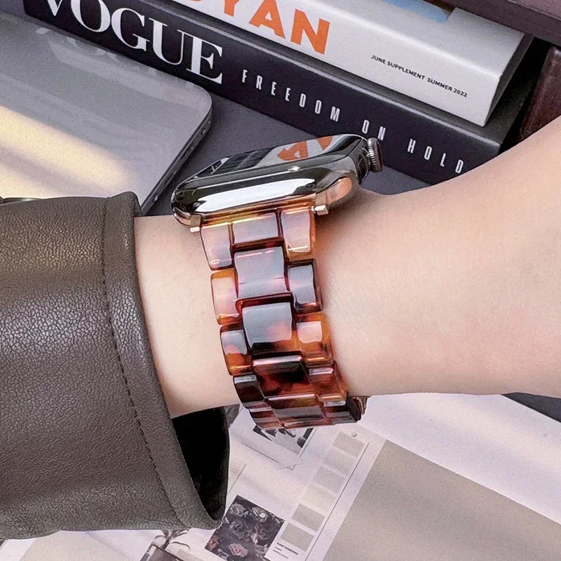 Wymienny pasek z żywicy do Apple Watch w kolorze brązowym